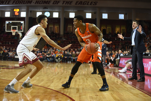 Syracuse's leading scorer, Andrew White, wants to get to the basket more. He takes most of his shots from deep. 